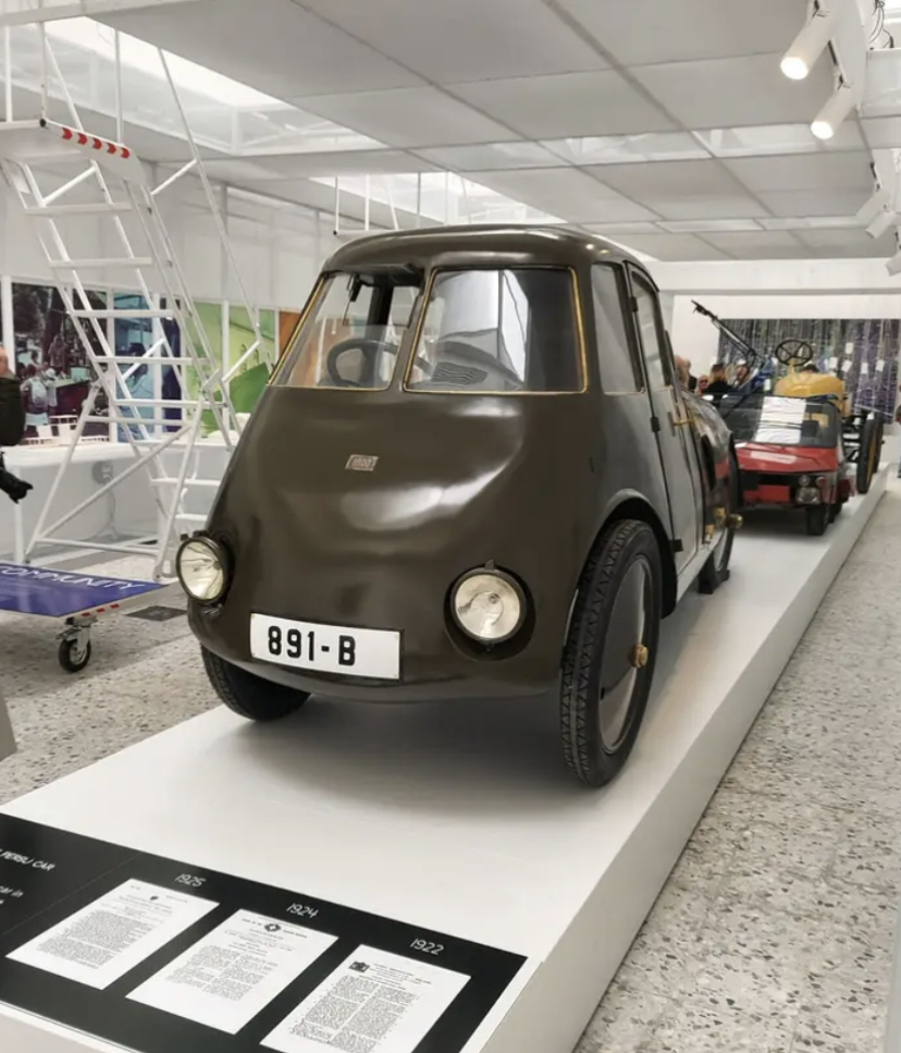 Bienala de la Veneția, Salonul României: primul automobil aerodinamic, Aurel Persu