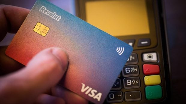 card-revolut-foto-profimedia-e1728904653197-620x349-1