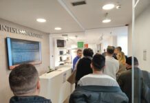 Fuziune cu scântei între First Bank și Intesa Sanpaolo România. Sistemele au funcționat prost, iar mii de oameni n-au avut acces la bani